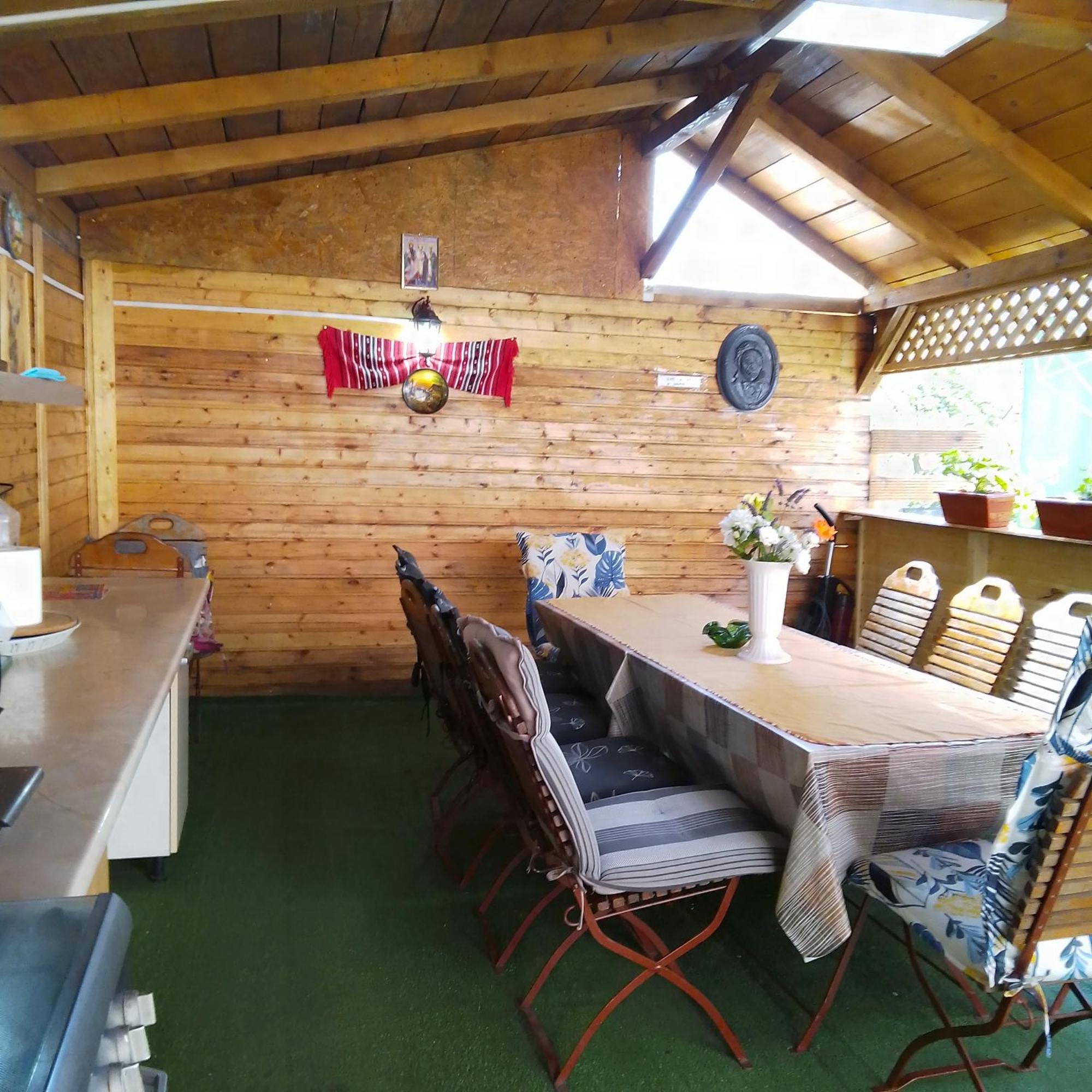 Casa Nicolas บุชเตนี ภายนอก รูปภาพ