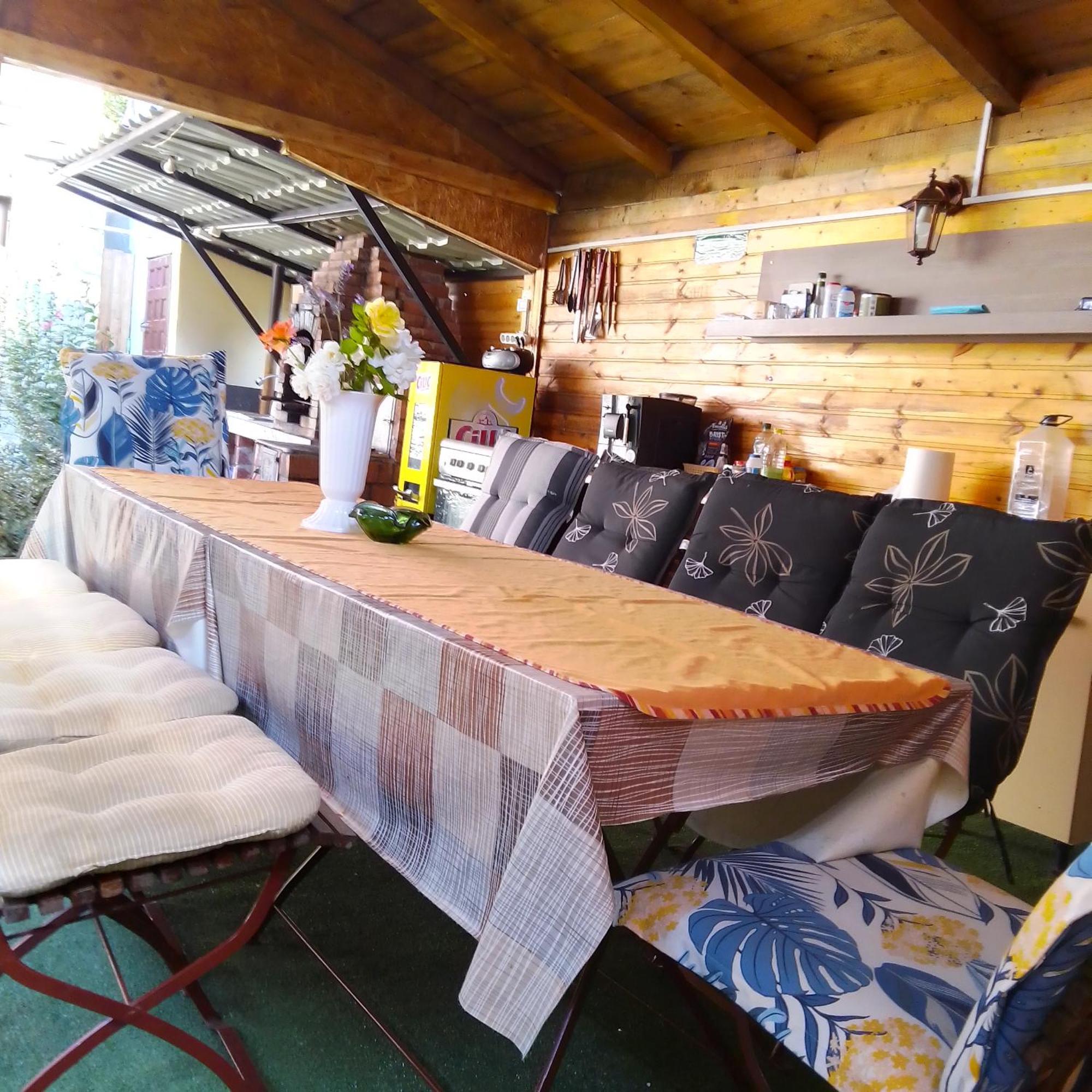 Casa Nicolas บุชเตนี ภายนอก รูปภาพ