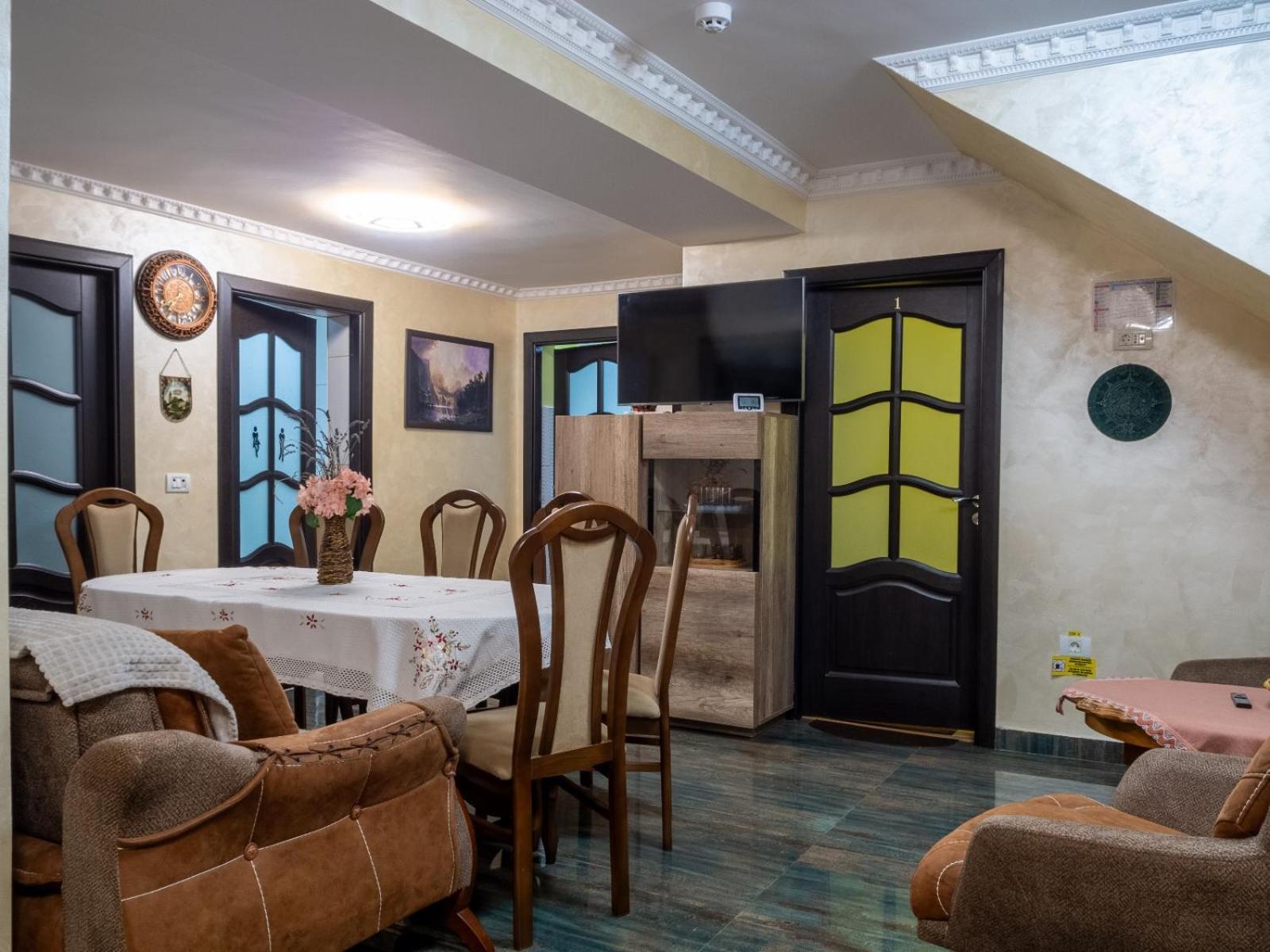 Casa Nicolas บุชเตนี ภายนอก รูปภาพ